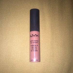 NYX SOFT MATTE LIP CREAM